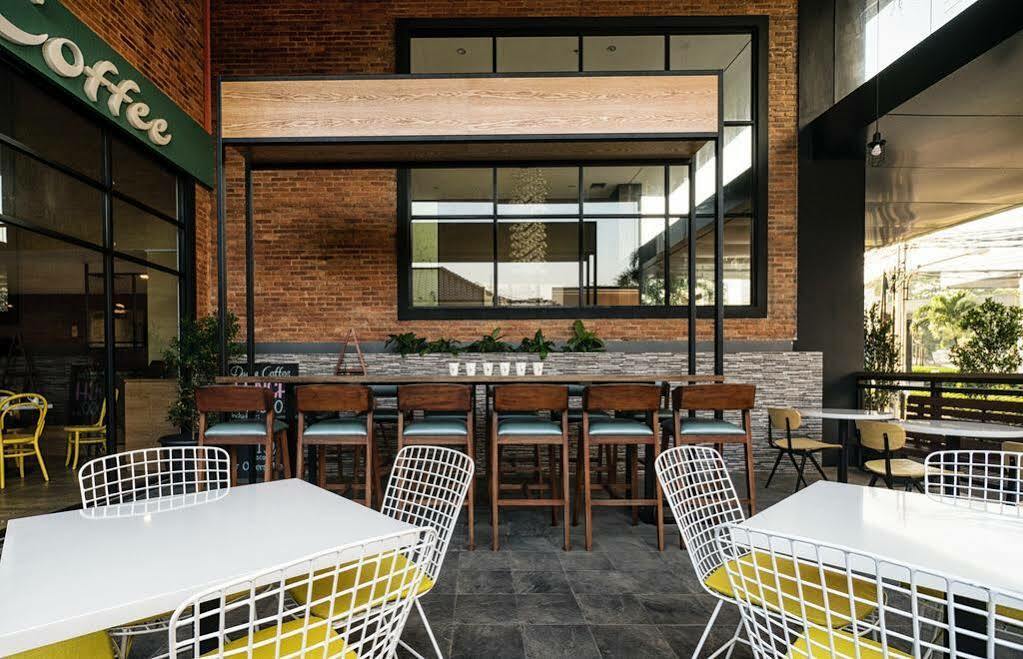 Liberty Hotel Thamrin Jacarta Exterior foto